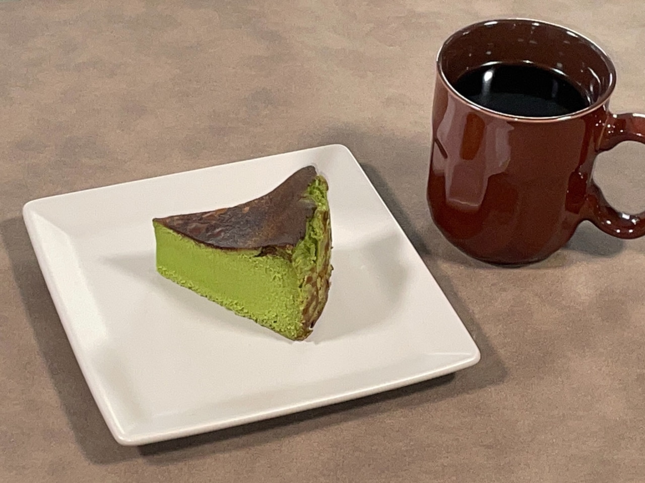 本格抹茶のチーズケーキ（１カット）